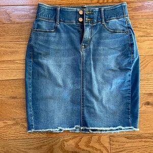 Apt 9 Jean Skirt with stay in place waistband.